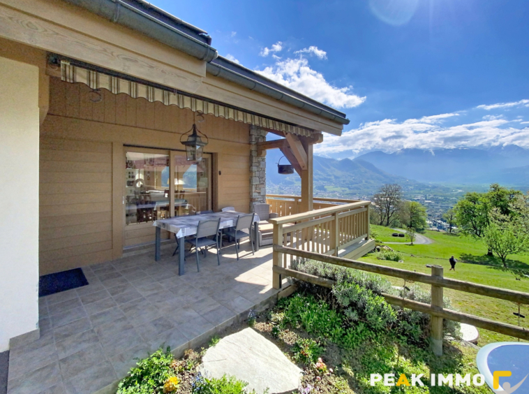 COTEAU DE SAINT ROCH CHALET 215 m2 FACE MONT BLANC