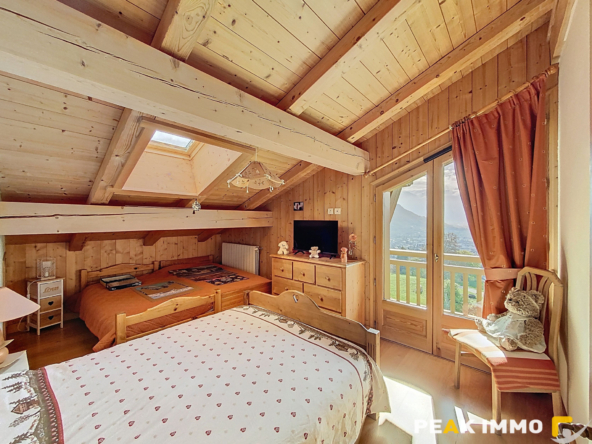 COTEAU DE SAINT ROCH CHALET 215 m2 FACE MONT BLANC