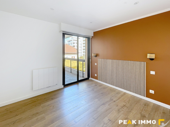 T4 au coeur d'Annemasse avec terrasse, parking et cave