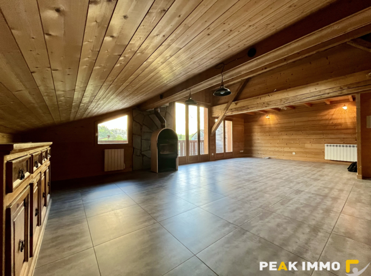 Appartement F4 - 119.10 utiles - 81.6 m2 Loi Carrez- Magland