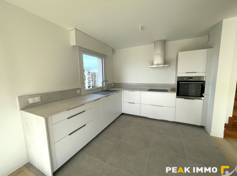 Magnifique T5 duplex rénové avec terrasse, balcon, garage et