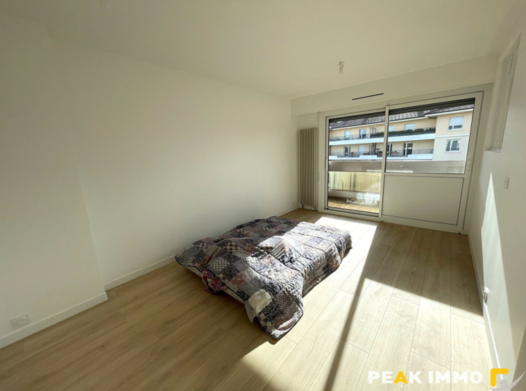 Magnifique T5 duplex rénové avec terrasse, balcon, garage et