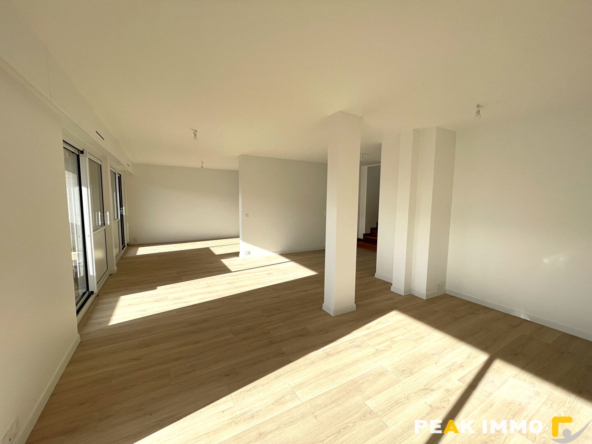 Magnifique T5 duplex rénové avec terrasse, balcon, garage et