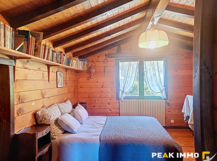 BONNE-SUR-MENOGE-Chalet 146 m2-terrain 1055 m2 sud- Studio i