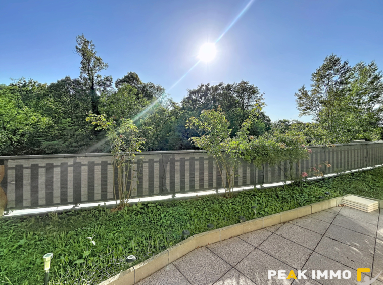 BONNE   T4 86 m2 EN REZ-DE-JARDIN   50 m2 D'EXTÉRIEUR   2 GA
