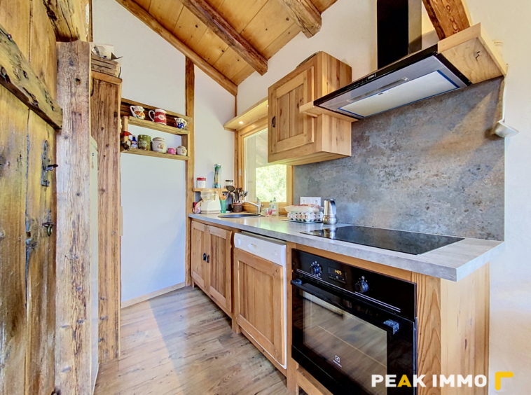 Chalet 4 pièces 98 m2 et mazot habitable 28 m2 - SERVOZ