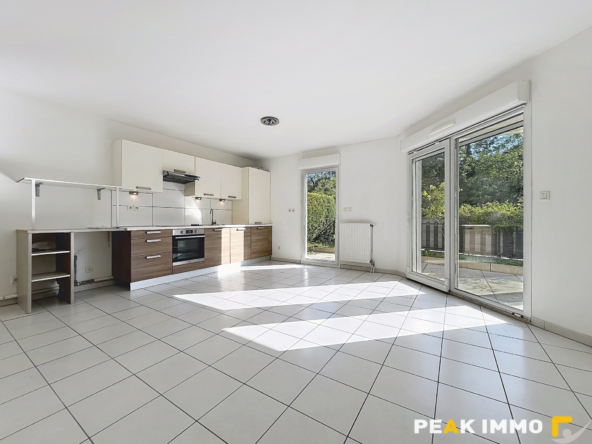 BONNE   T4 86 m2 EN REZ-DE-JARDIN   50 m2 D'EXTÉRIEUR   2 GA