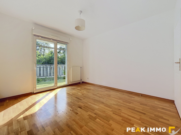 BONNE   T4 86 m2 EN REZ-DE-JARDIN   50 m2 D'EXTÉRIEUR   2 GA