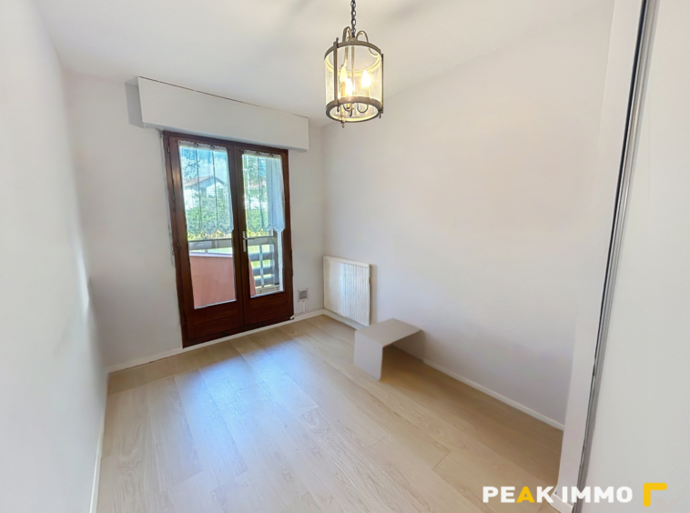 À LOUER   CHARMANT T3 MEUBLÉ AVEC TERRASSE, GARAGE ET CAVE À