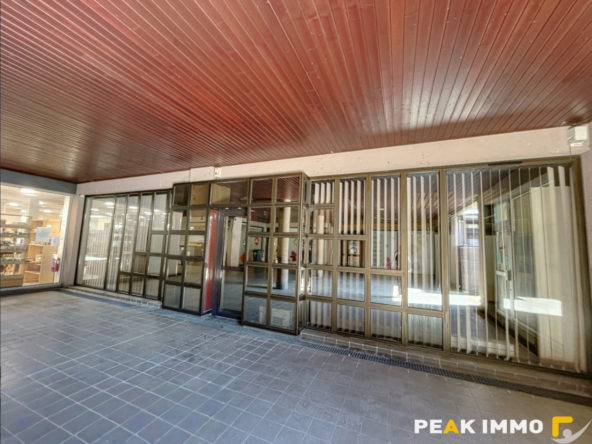 Local professionnel de 101,95 m2   Centre-ville d'Annemasse