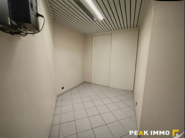 Local professionnel de 101,95 m2   Centre-ville d'Annemasse