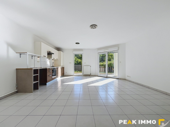 BONNE   T4 86 m2 EN REZ-DE-JARDIN   50 m2 D'EXTÉRIEUR   2 GA