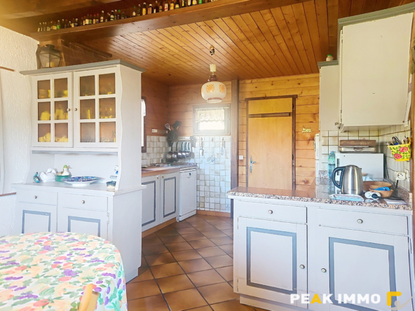 BONNE-SUR-MENOGE-Chalet 146 m2-terrain 1055 m2 sud- Studio i
