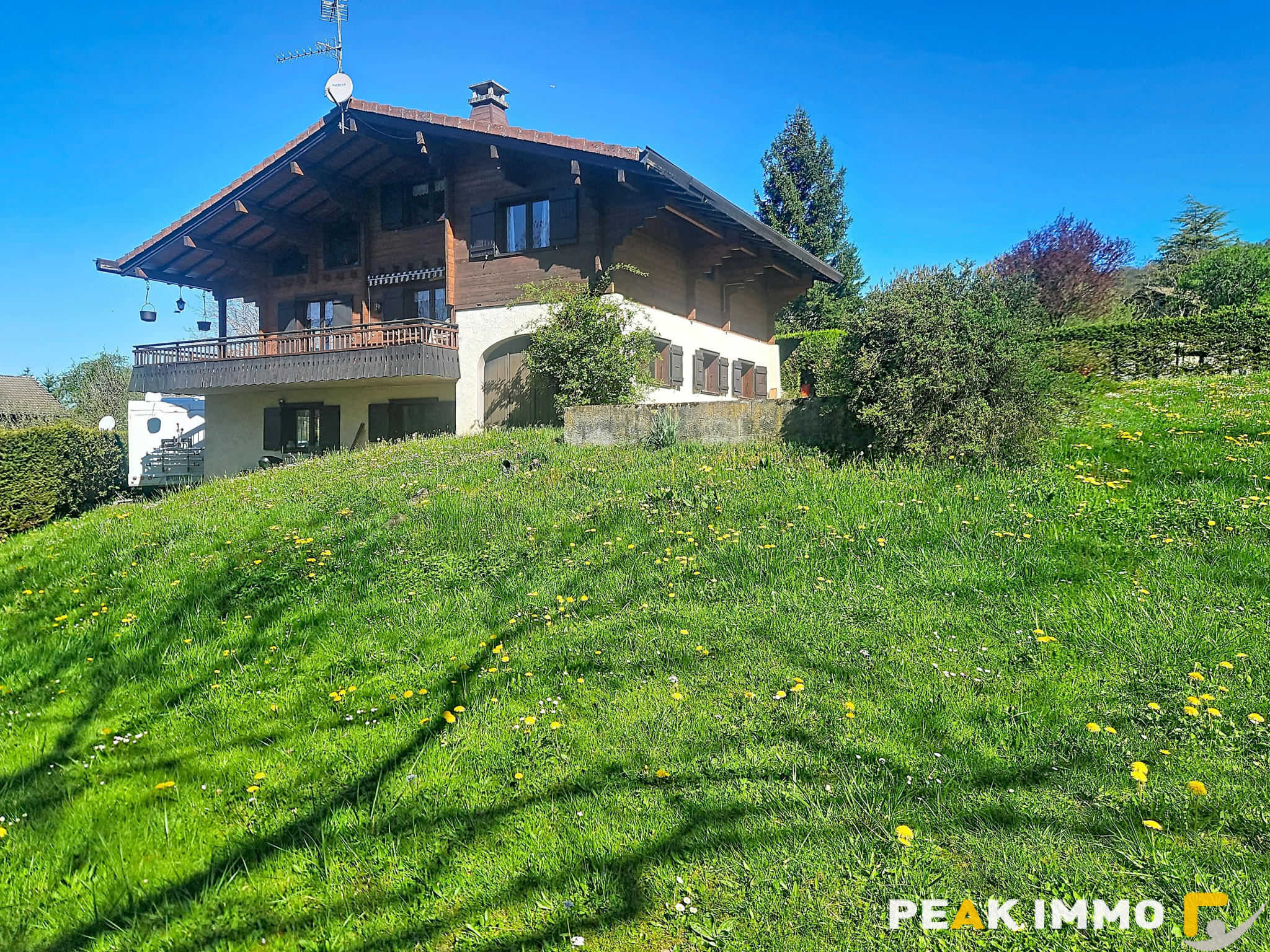 BONNE-SUR-MENOGE-Chalet 146 m2-terrain 1055 m2 sud- Studio i