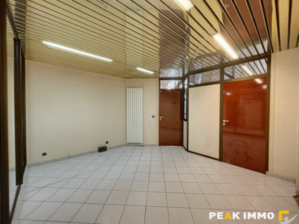 Local professionnel de 101,95 m2   Centre-ville d'Annemasse