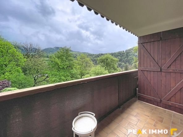 ONNION   Studio meublé avec balcon dans une résidence calme