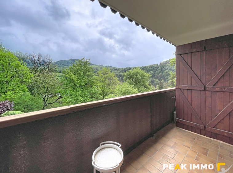 ONNION   Studio meublé avec balcon dans une résidence calme