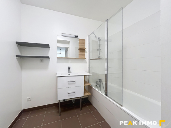 BONNE   T4 86 m2 EN REZ-DE-JARDIN   50 m2 D'EXTÉRIEUR   2 GA