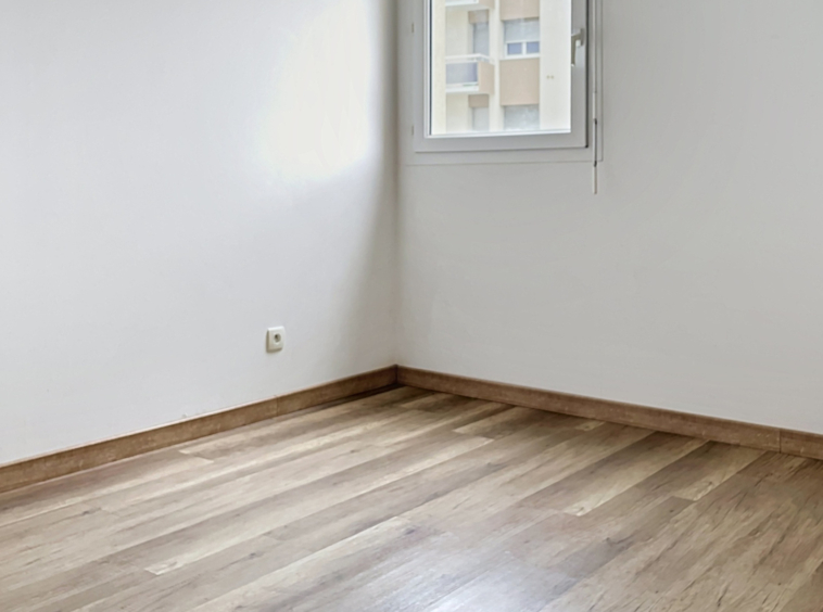 REIGNIER CENTRE   Spacieux T4 avec balcon, garage et accès