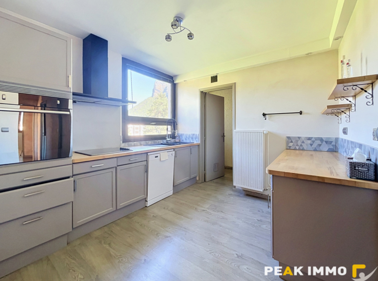 Faverges-Seythenex   Appartement T3 lumineux de 77 m2 avec d