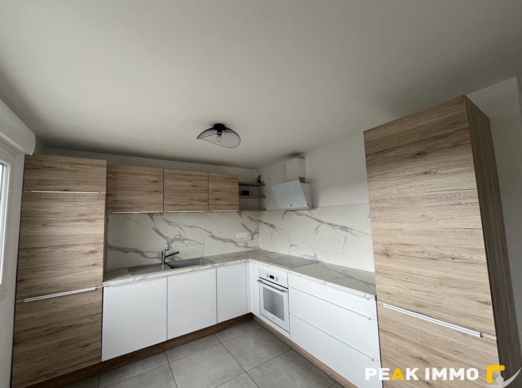 Appartement 4 pièces meublé - 92,91 m2- Sallenoves