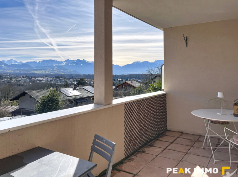 CRANVES SALES -APPARTEMENT T3 DUPLEX