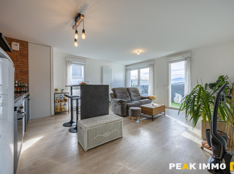 Appartement 4 pièces - 79 m2 - Sales