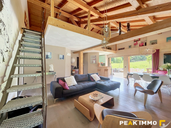 Chalet - 226 m2 habitables - 256 M2 utiles - Combloux La Cry