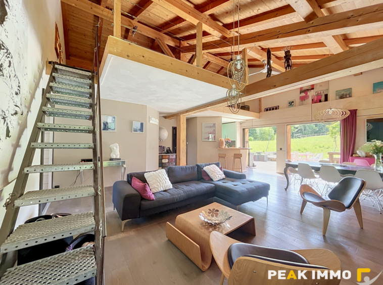 Chalet - 226 m2 habitables - 256 M2 utiles - Combloux La Cry