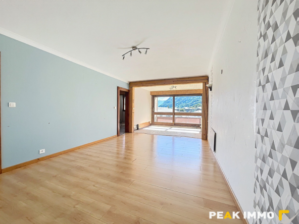 Faverges-Seythenex   Appartement T3 lumineux de 77 m2 avec d