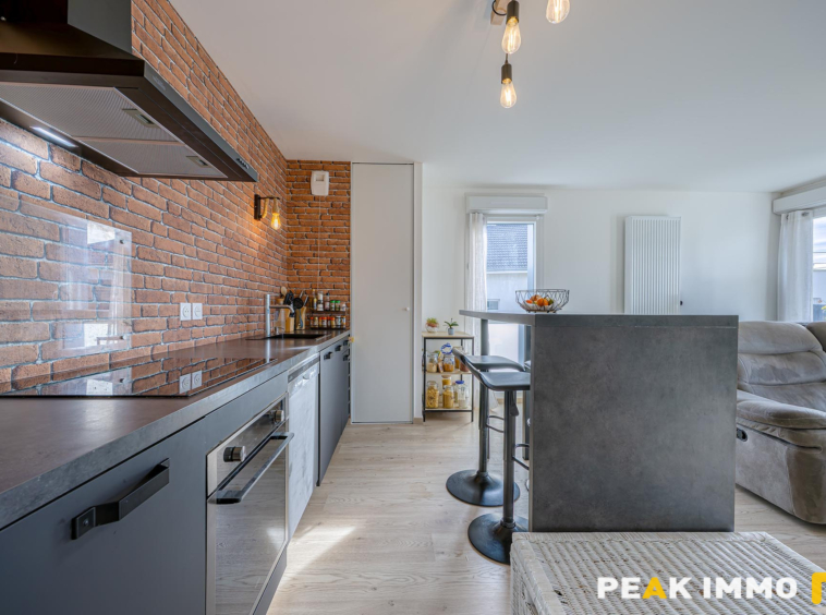 Appartement 4 pièces - 79 m2 - Sales