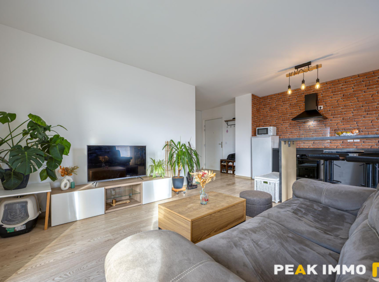 Appartement 4 pièces - 79 m2 - Sales