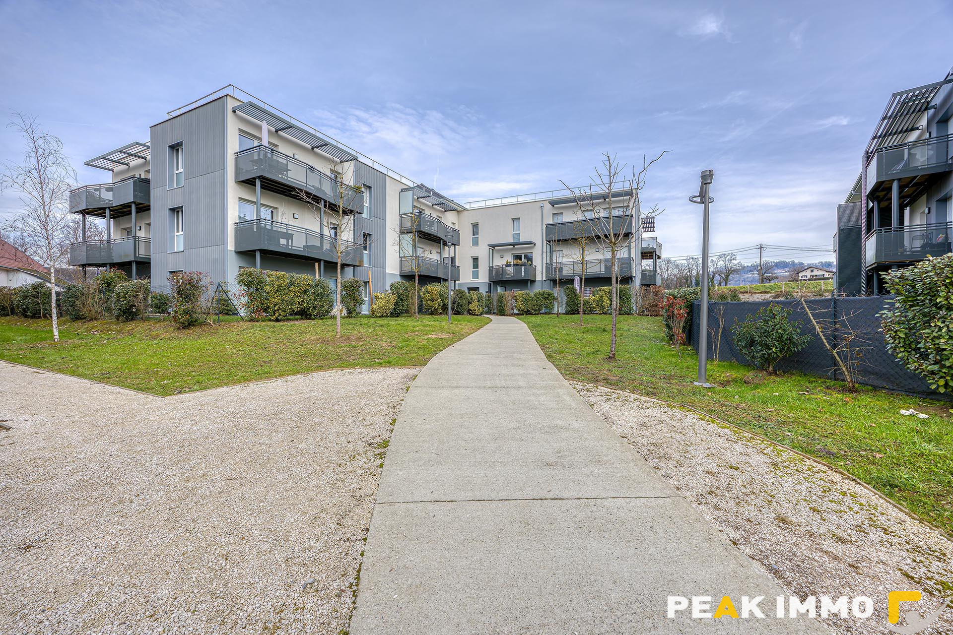 Appartement 4 pièces - 79 m2 - Sales