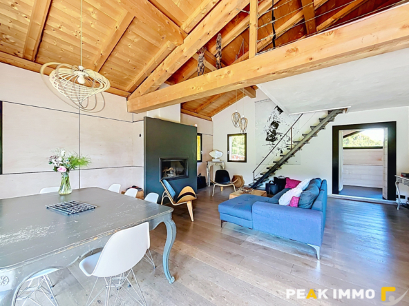 Chalet - 226 m2 habitables - 256 M2 utiles - Combloux La Cry