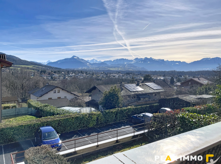 CRANVES SALES -APPARTEMENT T3 DUPLEX