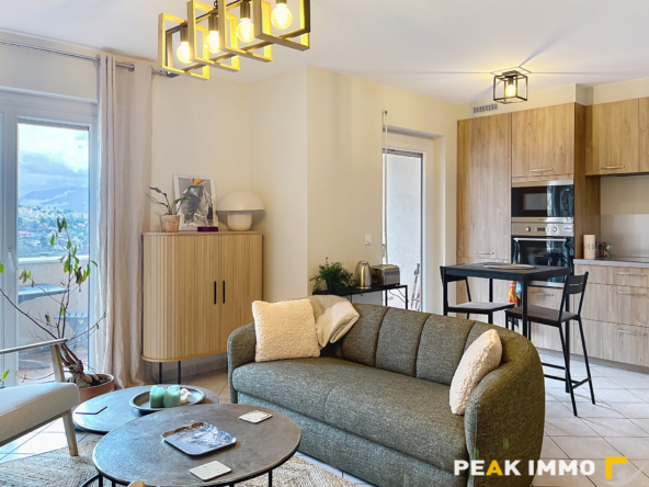 CRANVES SALES -APPARTEMENT T3 DUPLEX