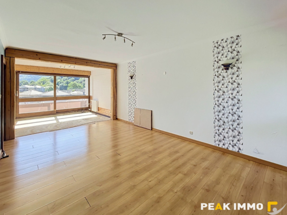 Faverges-Seythenex   Appartement T3 lumineux de 77 m2 avec d