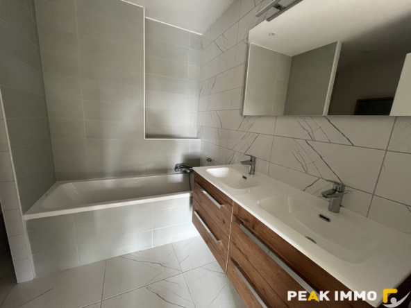 Appartement 4 pièces meublé - 92,91 m2- Sallenoves