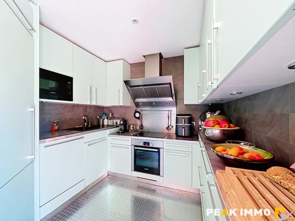 Chalet - 226 m2 habitables - 256 M2 utiles - Combloux La Cry