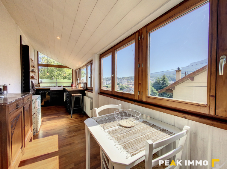 Appartement vue montagnes - 3 pièces - 72 m2 - Tresserve