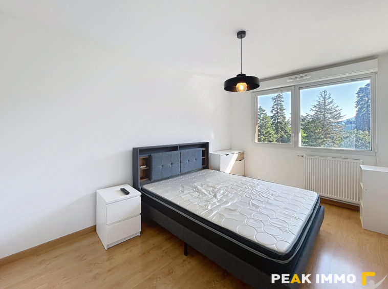 Appartement T5 meublé en attique de 114m2