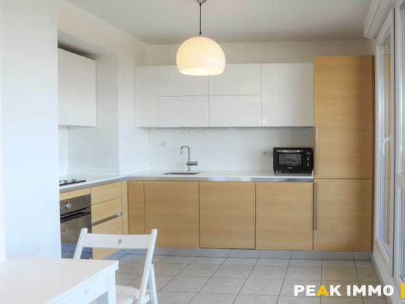 Appartement T5 meublé en attique de 114m2