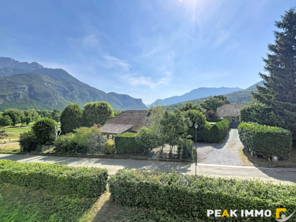 A vendre duplex 221 m2 loi carrez- résidence Le Birdie à Gie