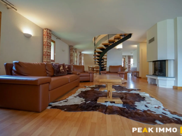 A vendre duplex 221 m2 loi carrez- résidence Le Birdie à Gie