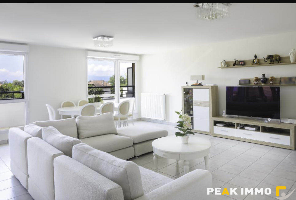 Appartement T5 meublé en attique de 114m2