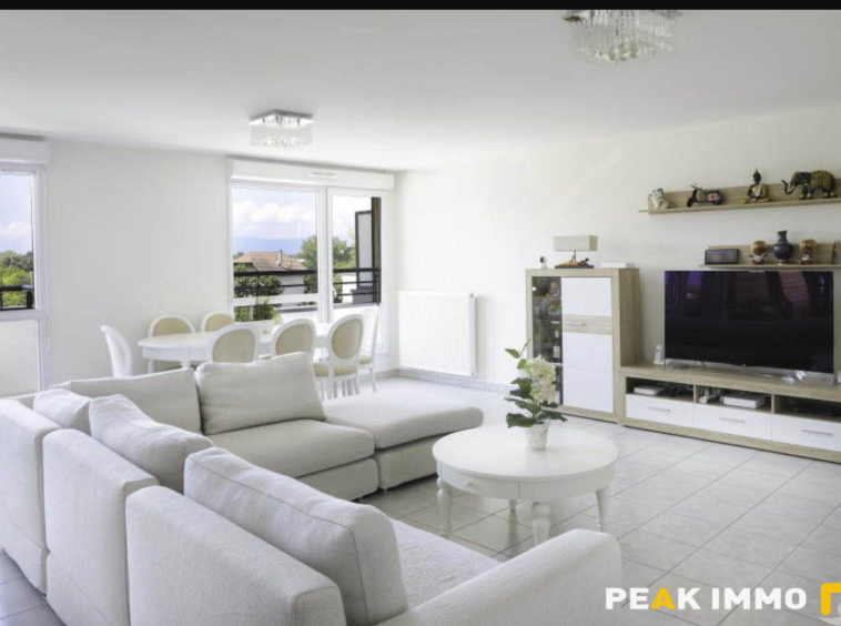 Appartement T5 meublé en attique de 114m2