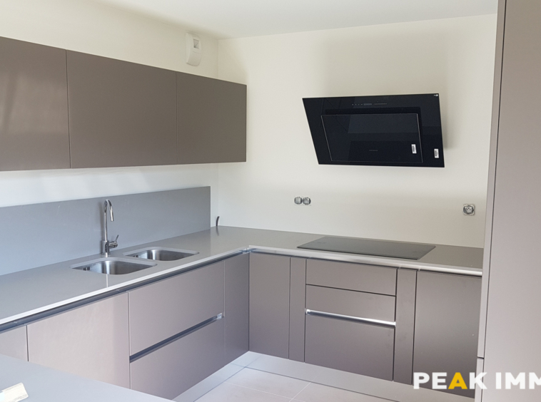 Appartement 4 pièces - 133,50 m2 -  SAINT-GENIS-POUILLY