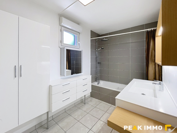 Appartement T5 meublé en attique de 114m2