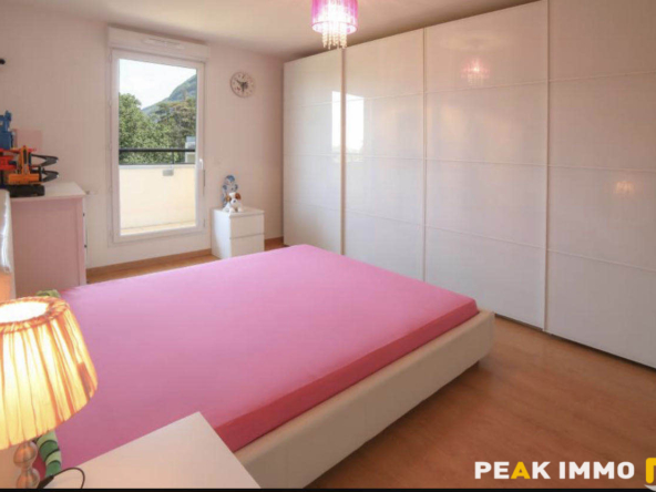 Appartement T5 meublé en attique de 114m2