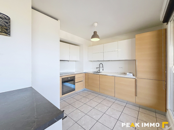 Appartement T5 meublé en attique de 114m2